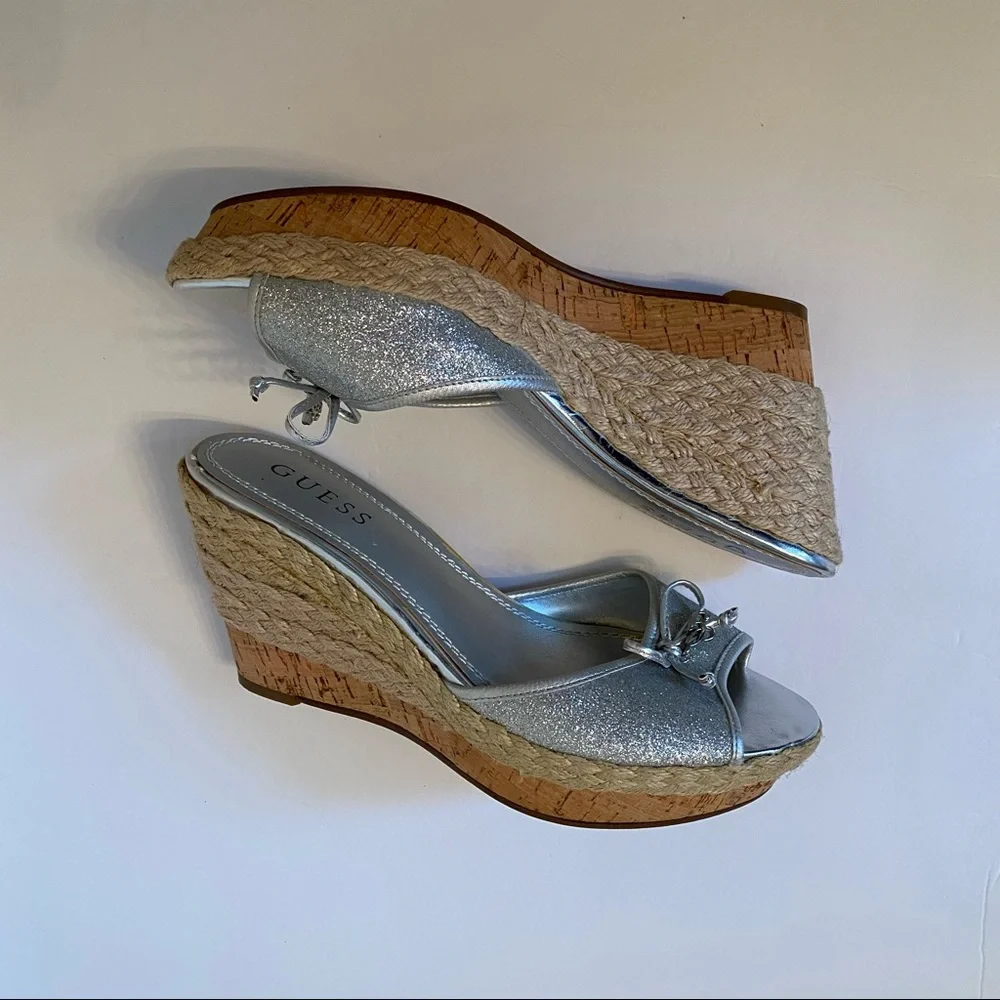 GUESS SHOES WEDGE PLATFORM SILVER GLITTER BOW CHARM Size 7.5 M SLIDES HEELS